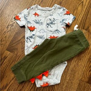 Carter’s dinosaur outfit, size 18M